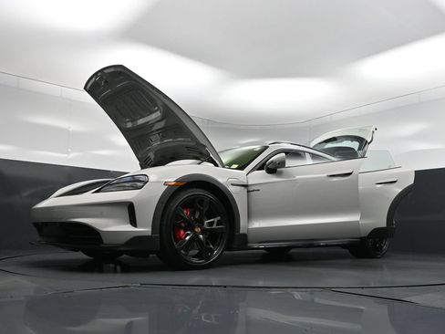 New 2026 Porsche Taycan 4S AWD/4WD image 37