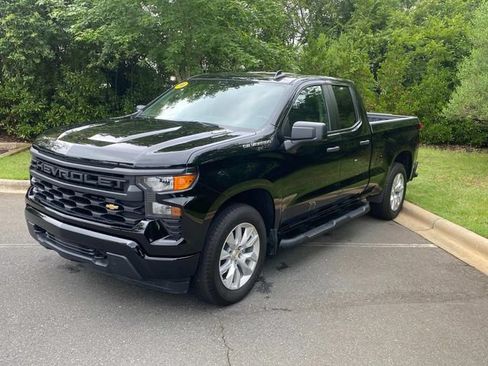 Used 2024 Chevrolet Silverado 1500 Custom RWD image 3