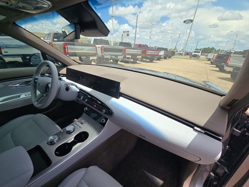 Used 2026 Genesis GV70 2.5T Advanced AWD/4WD image 34