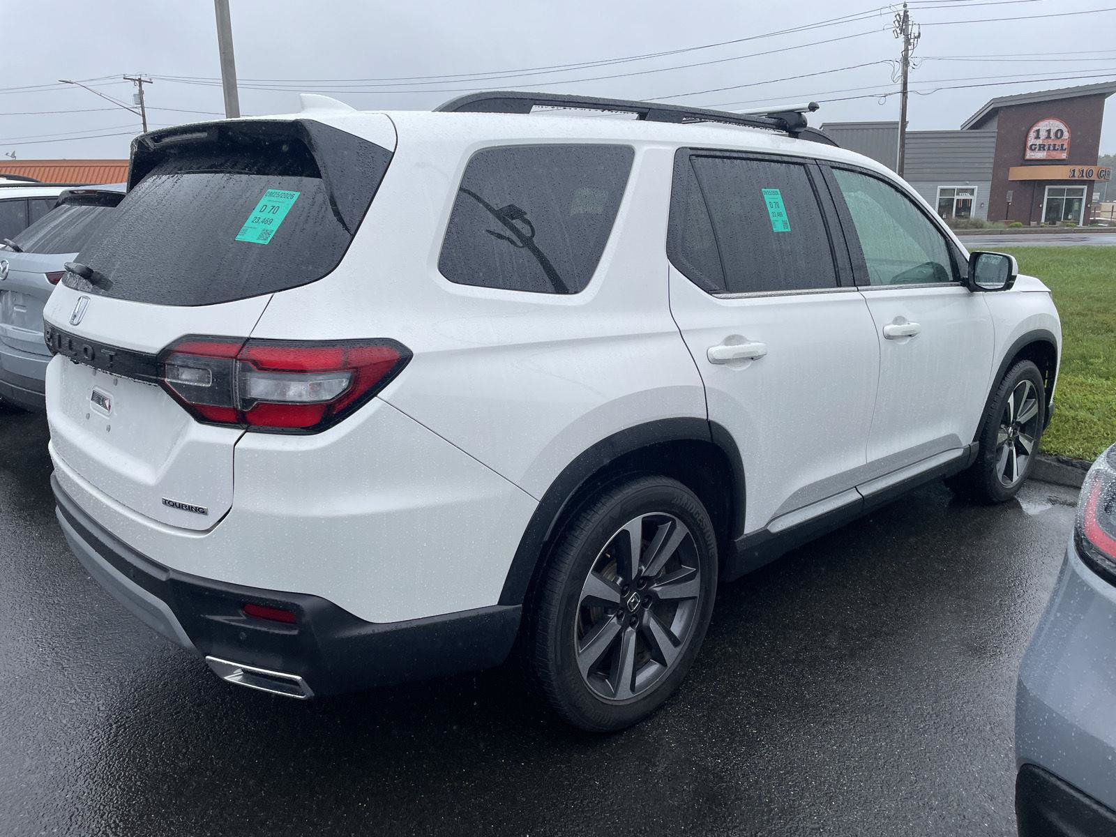 Used 2023 Honda Pilot Touring image 4