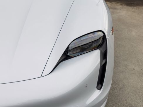 Certified 2022 Porsche Taycan Turbo image 16