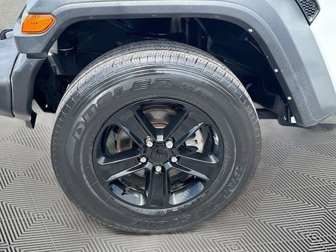 Used 2023 Jeep Wrangler Unlimited Sport AWD/4WD image 34