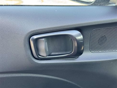 Certified 2024 Hyundai Venue Limited image 16