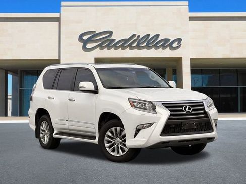 Used 2018 Lexus GX 460 image 2