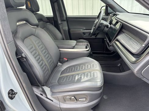 Used 2023 Rivian R1S Adventure image 38