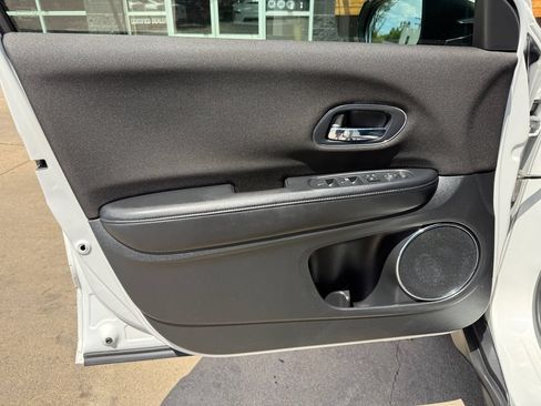 Used 2016 Honda HR-V EX image 21