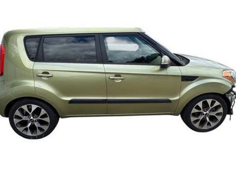 Used 2013 Kia Soul ! w/ Premium Pkg FWD image 7