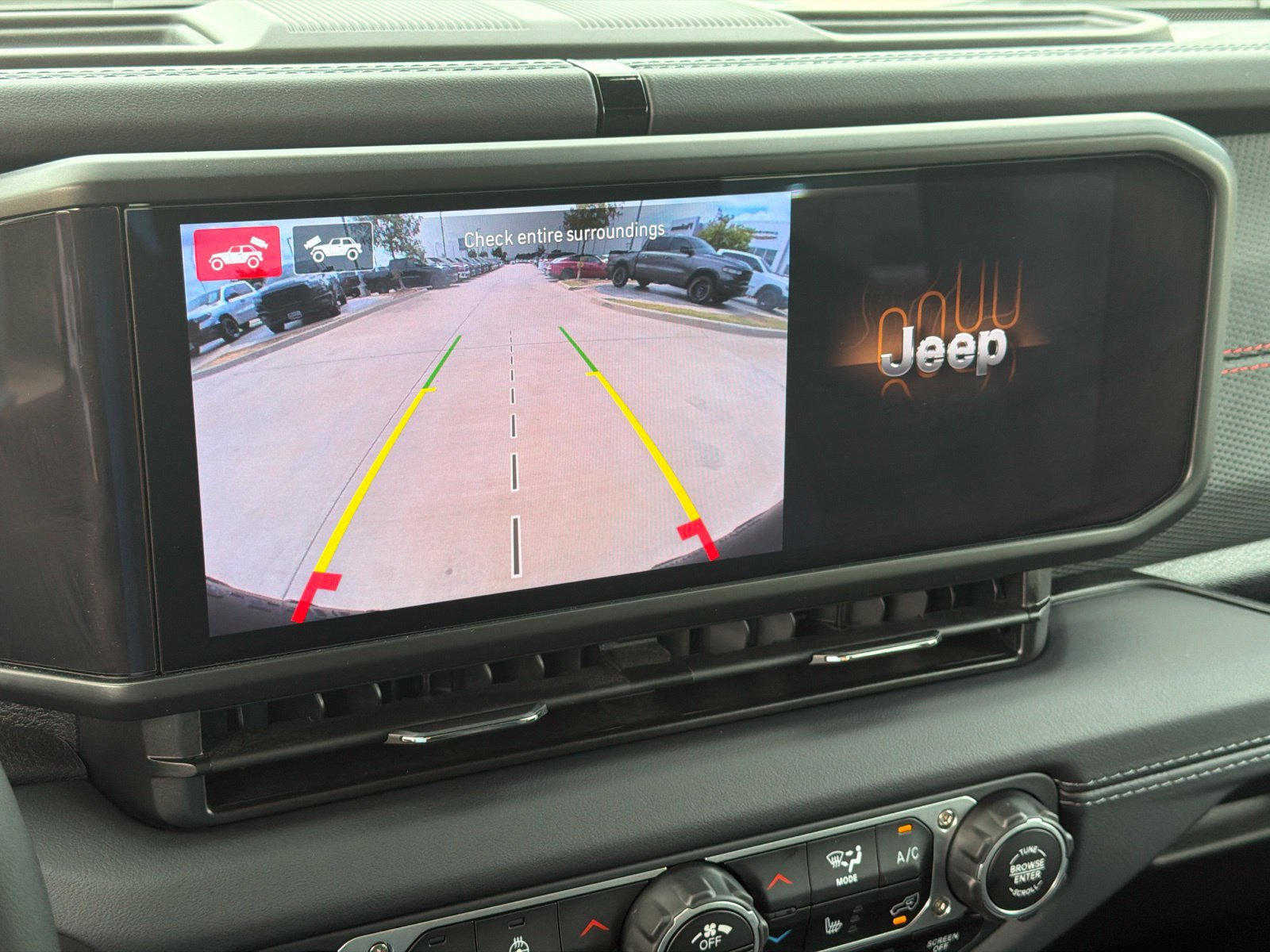 Used 2025 Jeep Wrangler Rubicon AWD/4WD image 21