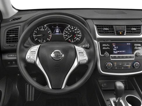 Used 2018 Nissan Altima 2.5 SR FWD image 38