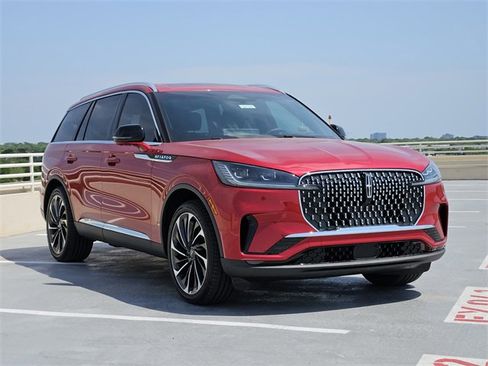 New 2025 Lincoln Aviator Reserve w/ Luxury Package image 3