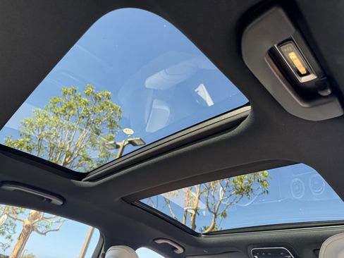 Used 2025 Mercedes-Benz C 300 Sedan image 7