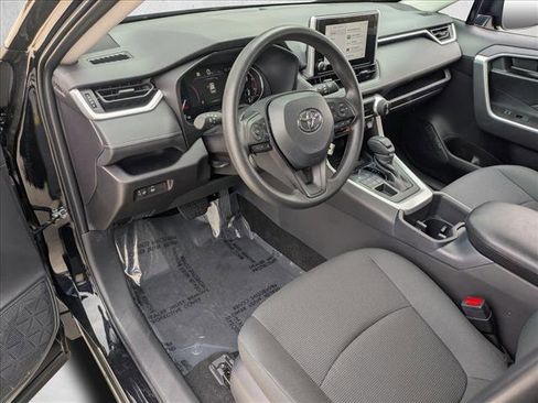 Used 2025 Toyota RAV4 LE image 9