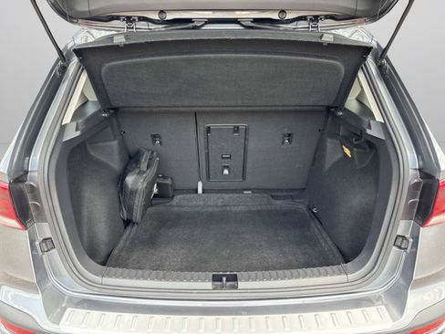 Used 2022 Volkswagen Taos SE FWD image 9