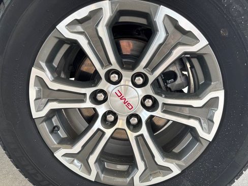 Used 2025 GMC Sierra 1500 SLT AWD/4WD image 5