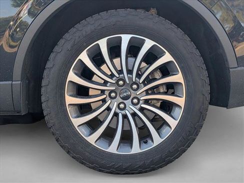 Used 2020 Lincoln Aviator Reserve w/ Elements Package Plus AWD/4WD image 9