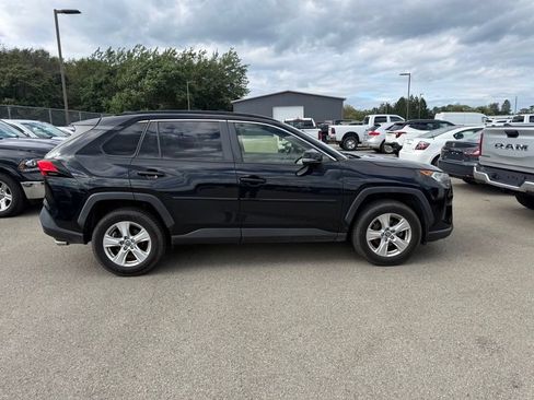 Used 2019 Toyota RAV4 XLE w/ Convenience Package AWD/4WD image 9