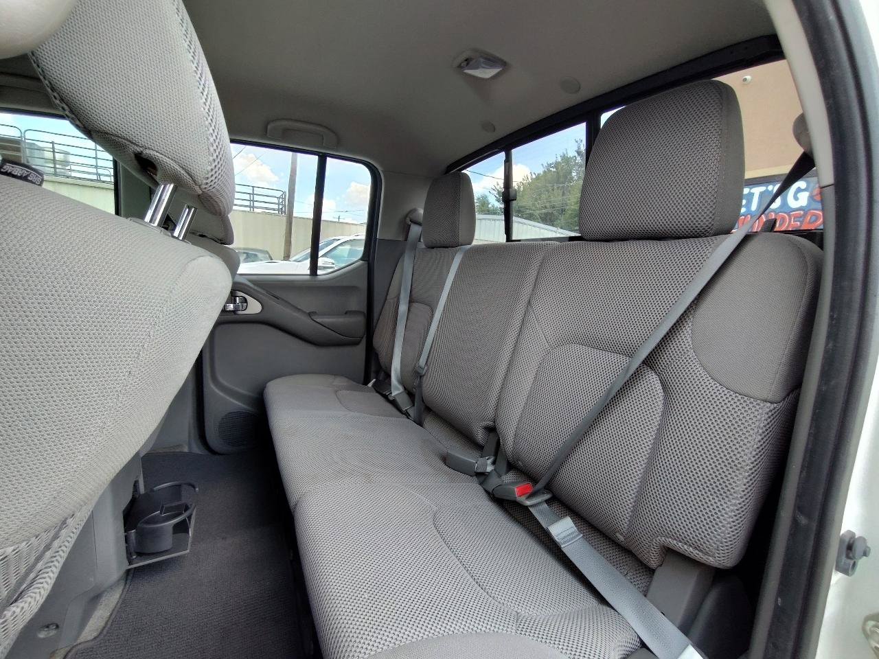 Used 2017 Nissan Frontier SV w/ SV Value Truck Package RWD image 30