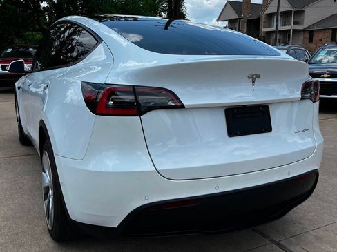 Used 2021 Tesla Model Y Long Range AWD/4WD image 10