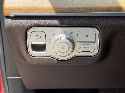 Used 2021 Mercedes-Benz GLS 450 4MATIC image 9