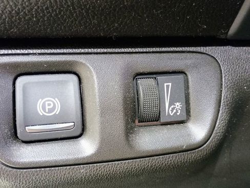 Used 2021 GMC Acadia SLE w/ Driver Convenience Package image 13