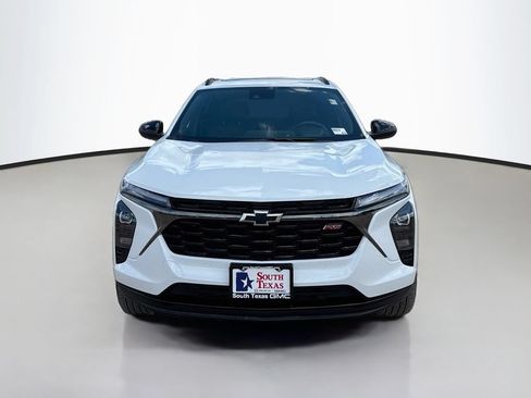 Used 2024 Chevrolet Trax RS w/ Sunroof Package FWD image 2