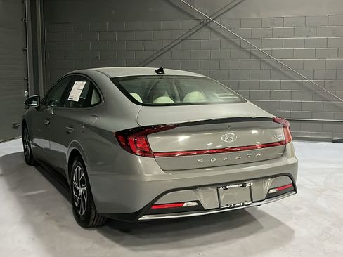 Used 2022 Hyundai Sonata Blue w/ Cargo Package FWD image 6