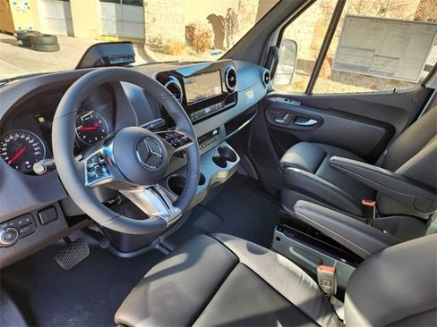 New 2025 Mercedes-Benz Sprinter 2500 image 5