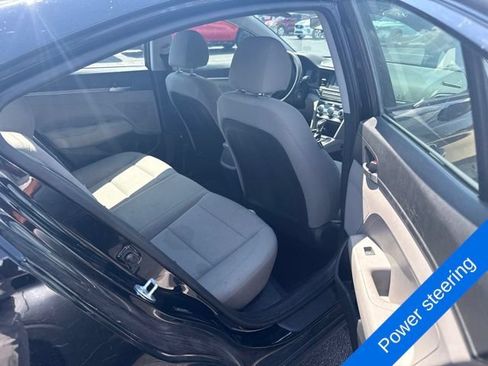 Used 2019 Hyundai Elantra SE FWD image 6