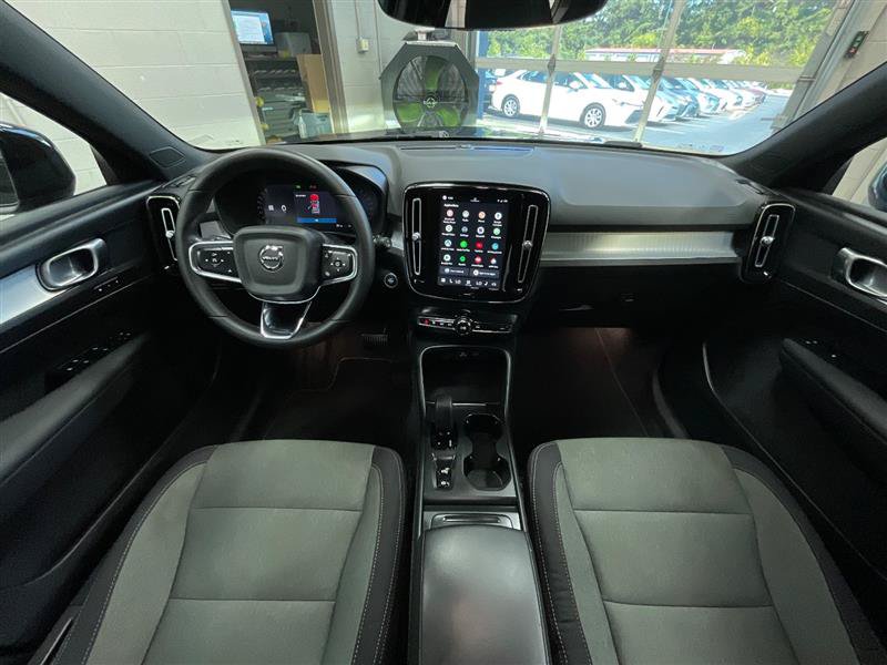 Used 2023 Volvo XC40 B5 Core AWD/4WD image 23