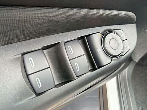 Used 2025 Buick Envista Preferred image 21