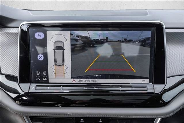 Used 2024 Volkswagen Atlas Peak Edition SEL AWD/4WD image 18