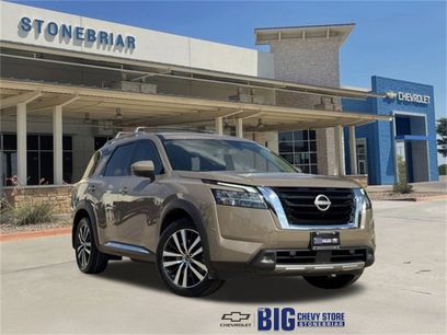 Used 2024 Nissan Pathfinder Platinum w/ Cargo Package
