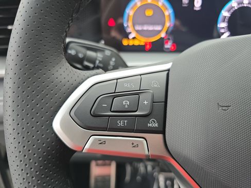 New 2026 Volkswagen Tiguan SE R-Line AWD/4WD image 17