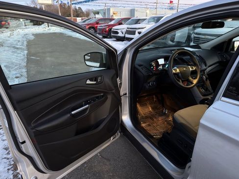 Used 2015 Ford Escape SE image 36