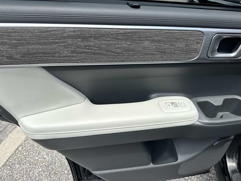 Used 2025 Hyundai Santa Fe Limited FWD image 15