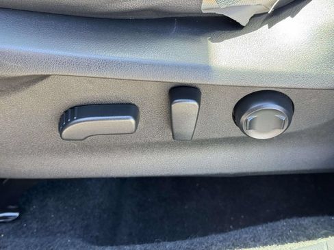 Used 2019 Subaru Forester Limited AWD/4WD image 18