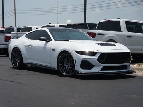 Used 2024 Ford Mustang GT RWD image 2