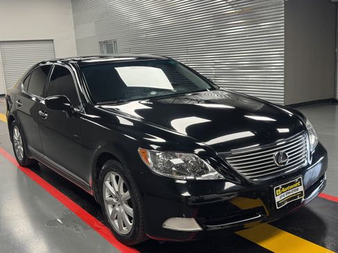 Used 2009 Lexus LS 460 AWD w/ Comfort Seating Pkg image 6