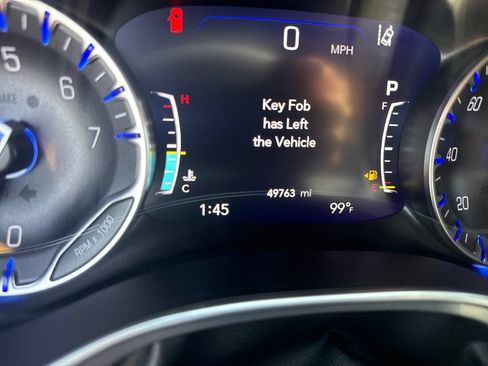 Used 2025 Chrysler Pacifica Limited FWD image 19