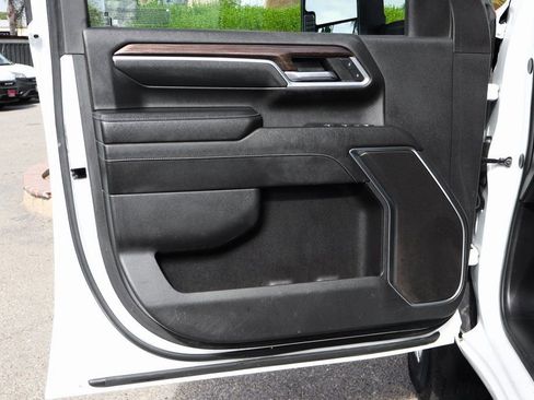 Used 2024 Chevrolet Silverado 2500 LT image 15