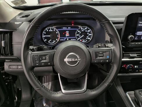 Used 2024 Nissan Pathfinder SV image 20