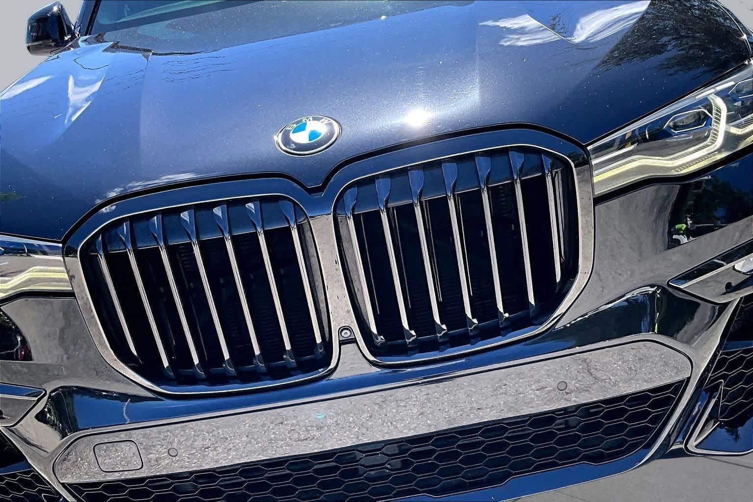 Used 2021 BMW X7 M50i w/ Executive Package AWD/4WD image 30
