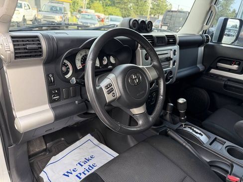 Used 2007 Toyota FJ Cruiser 4WD w/ Upgrade Pkg 2 image 15