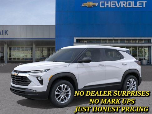 New 2026 Chevrolet TrailBlazer LS FWD image 2