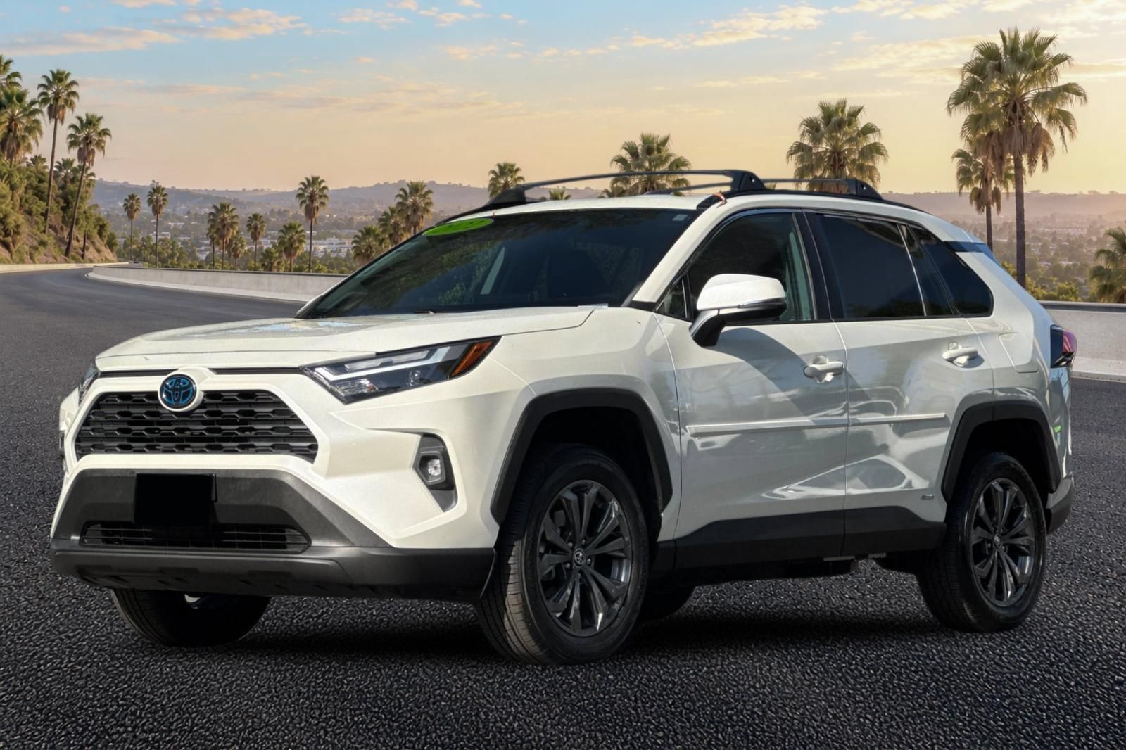 Used 2022 Toyota RAV4 XLE Premium AWD/4WD image 8
