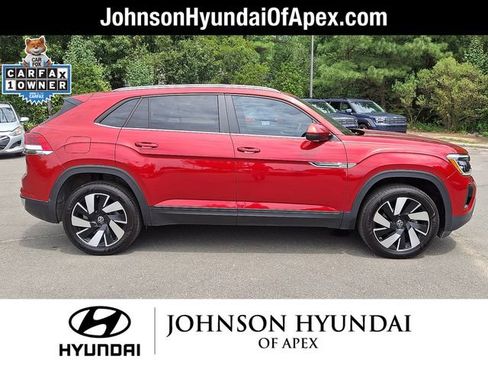 Used 2024 Volkswagen Atlas Cross Sport SE w/ Panoramic Sunroof Package FWD image 22