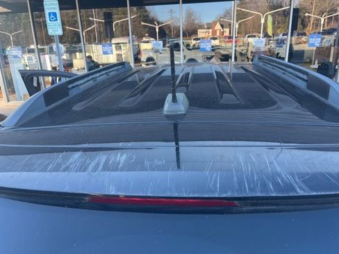 Used 2017 Chevrolet Equinox LT w/ Convenience Package image 11