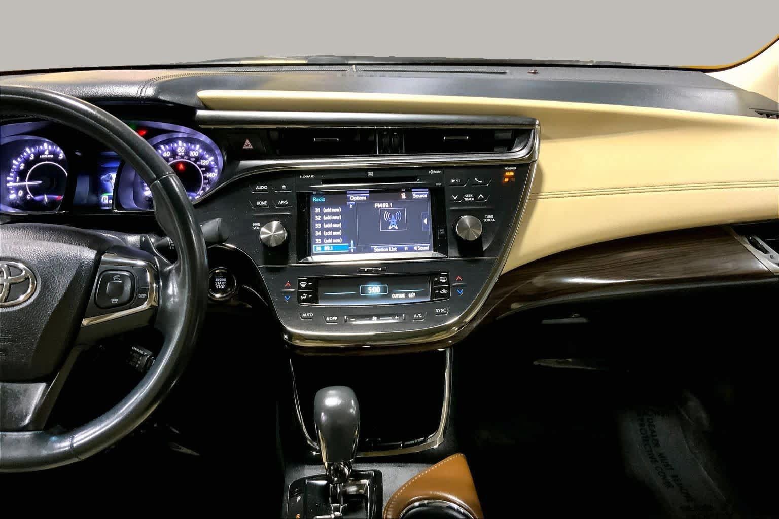 Used 2015 Toyota Avalon Limited FWD image 7