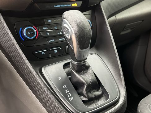 Used 2020 Ford Transit Connect XLT image 20
