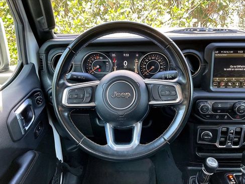 Used 2022 Jeep Gladiator Overland AWD/4WD image 10